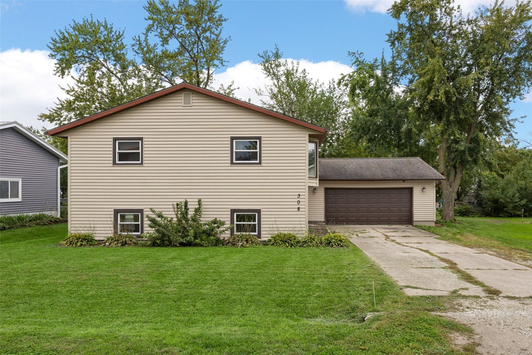 308 NW Cottage Street