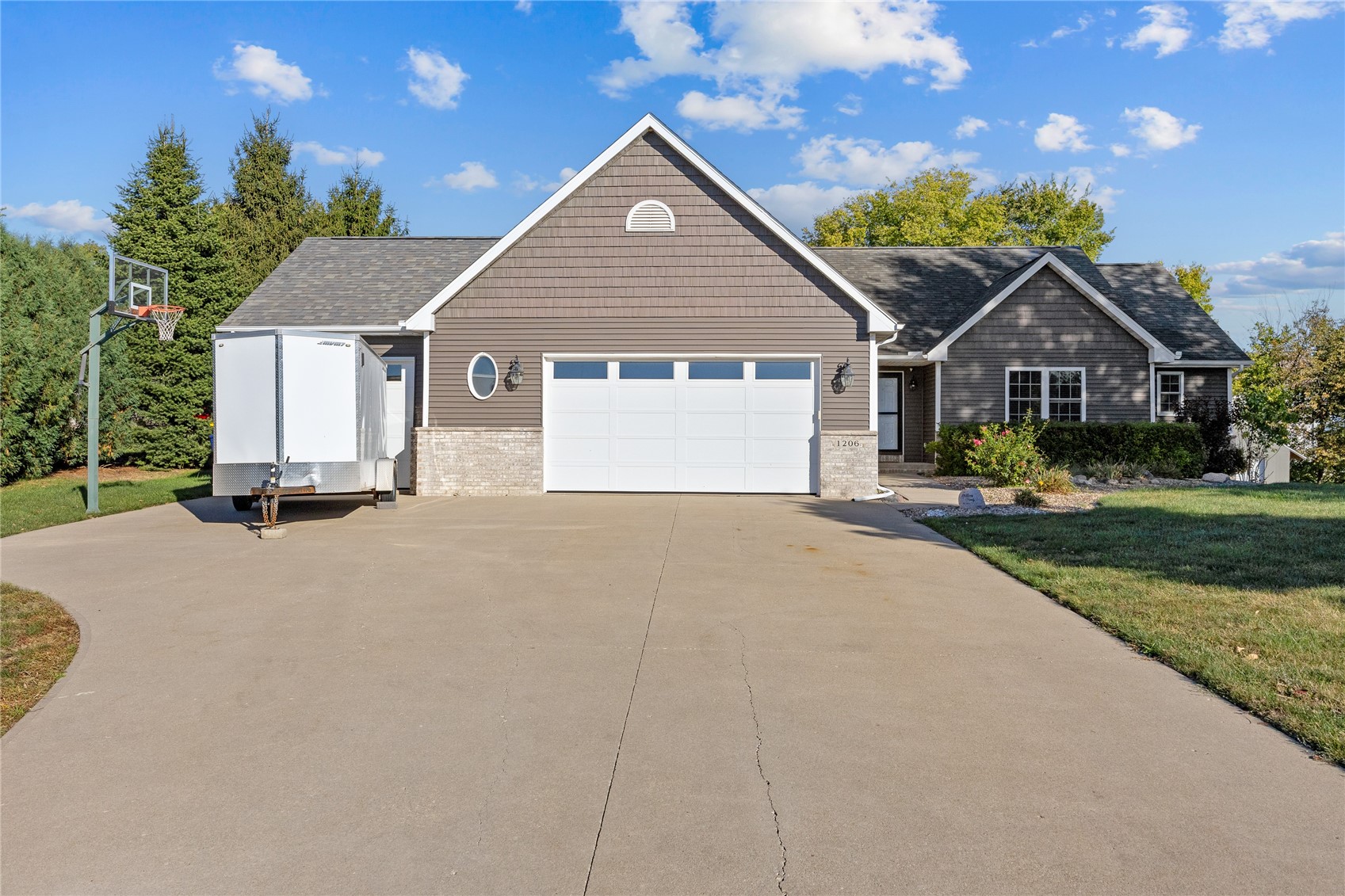 Photo 1 of 43 — 1206 Winchester Circle NE, Swisher, IA 52338
