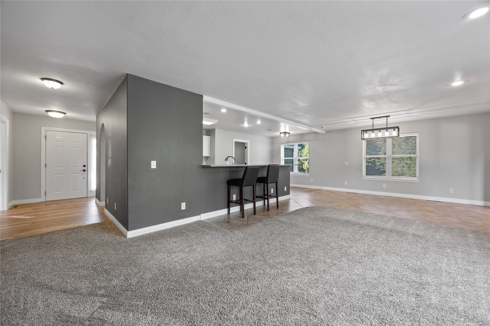 1206 Winchester Circle NE