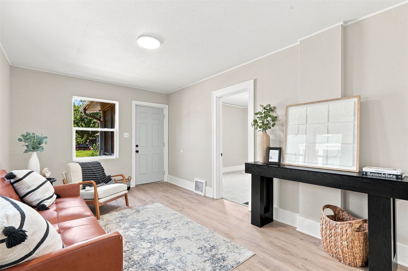 389 16th Ave SW