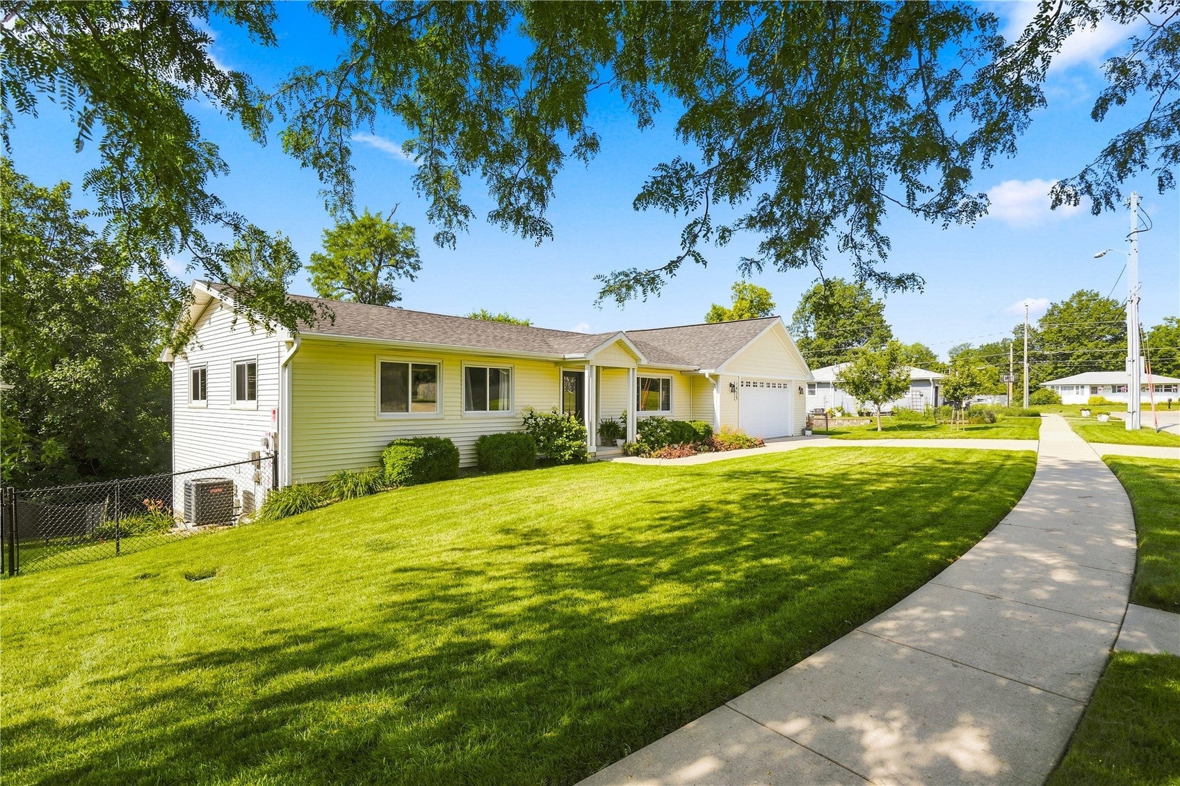 1925 Hidden Hollow Lane NW