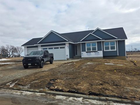 3350 Center Court Robins IA 52328