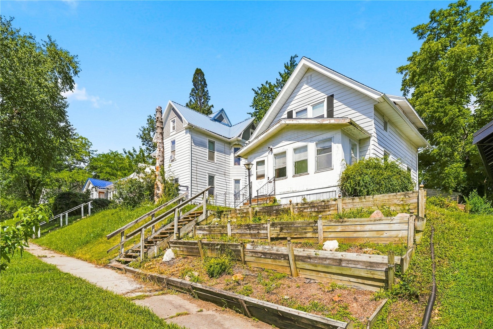 1116 A Avenue NW