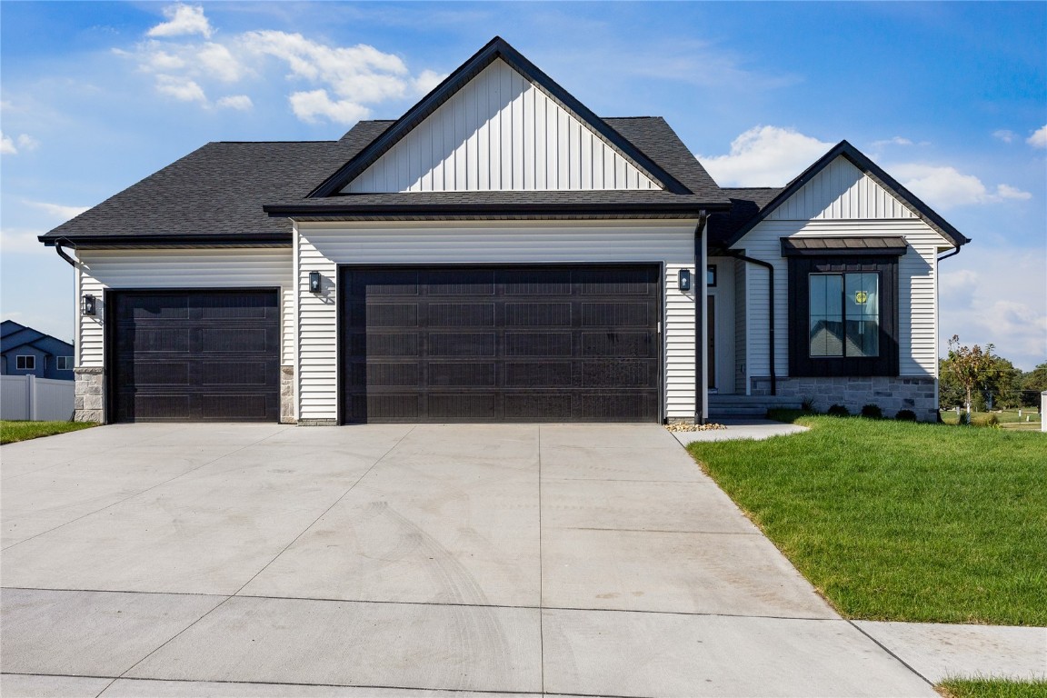 Photo 1 of 36 — 3263 Platinum Way, Marion, IA 52302