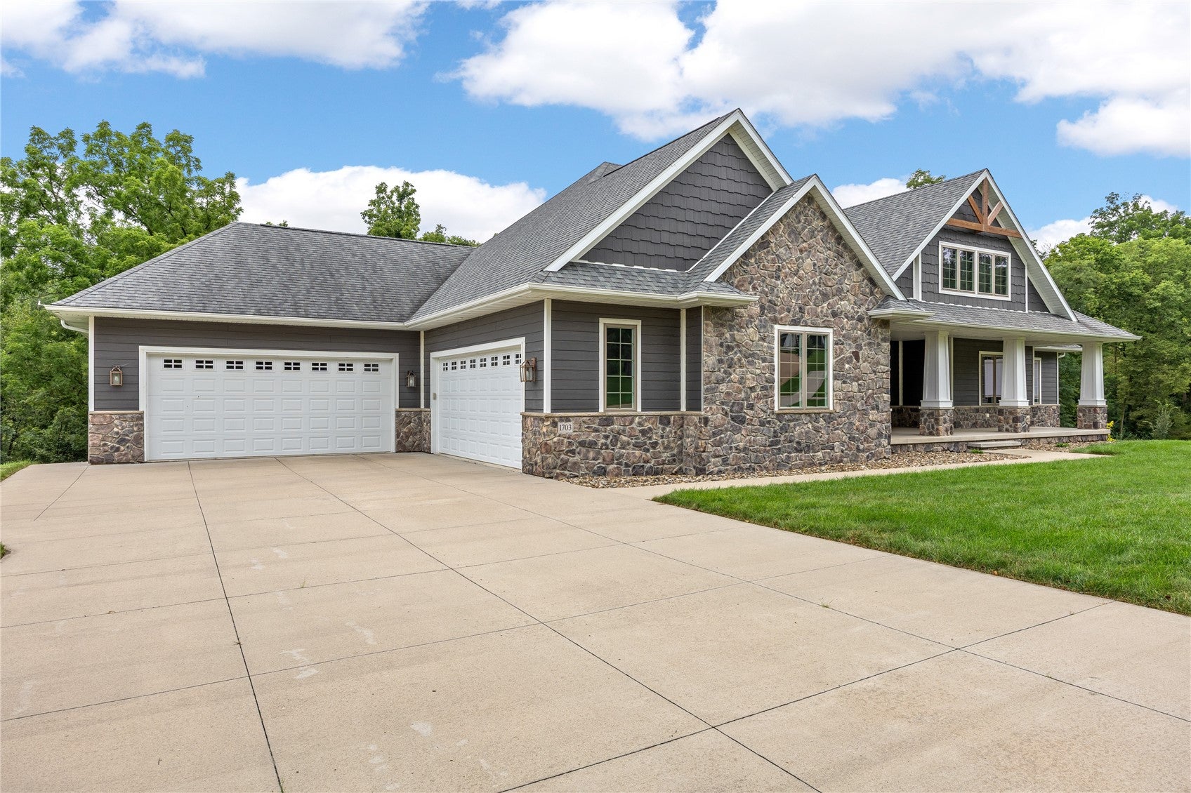 1703 Aspen Circle SE