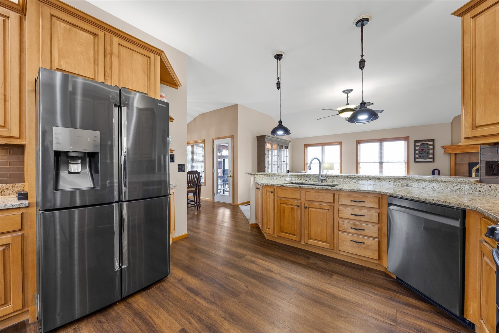 327 Hillview Drive SE