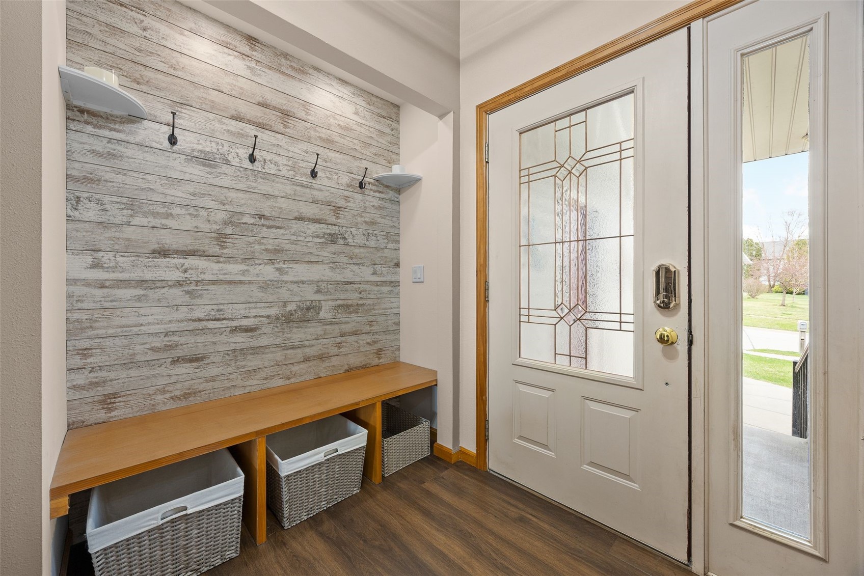 327 Hillview Drive SE