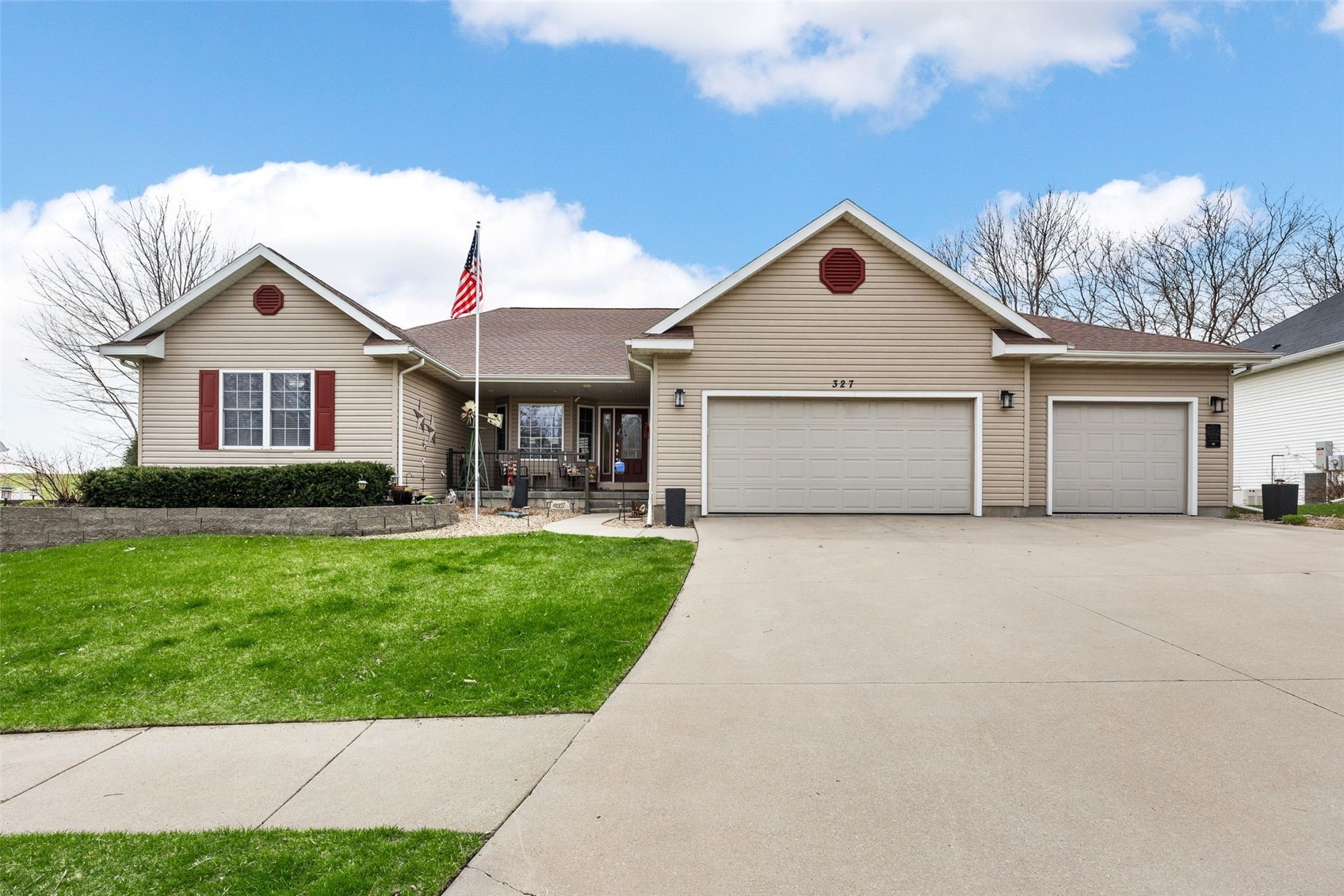 Photo 1 of 46 — 327 Hillview Drive SE, Mt Vernon, IA 52314