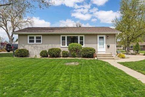 2024 Larry Dr NE Cedar Rapids IA 52402