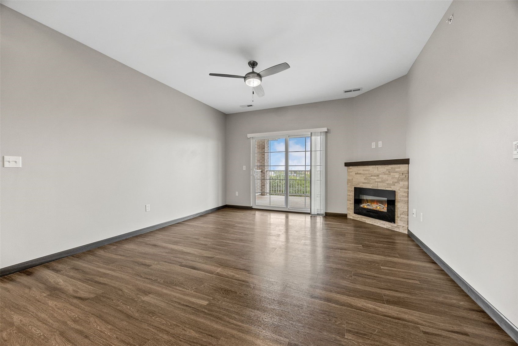 2871 Spring Rose Circle 304