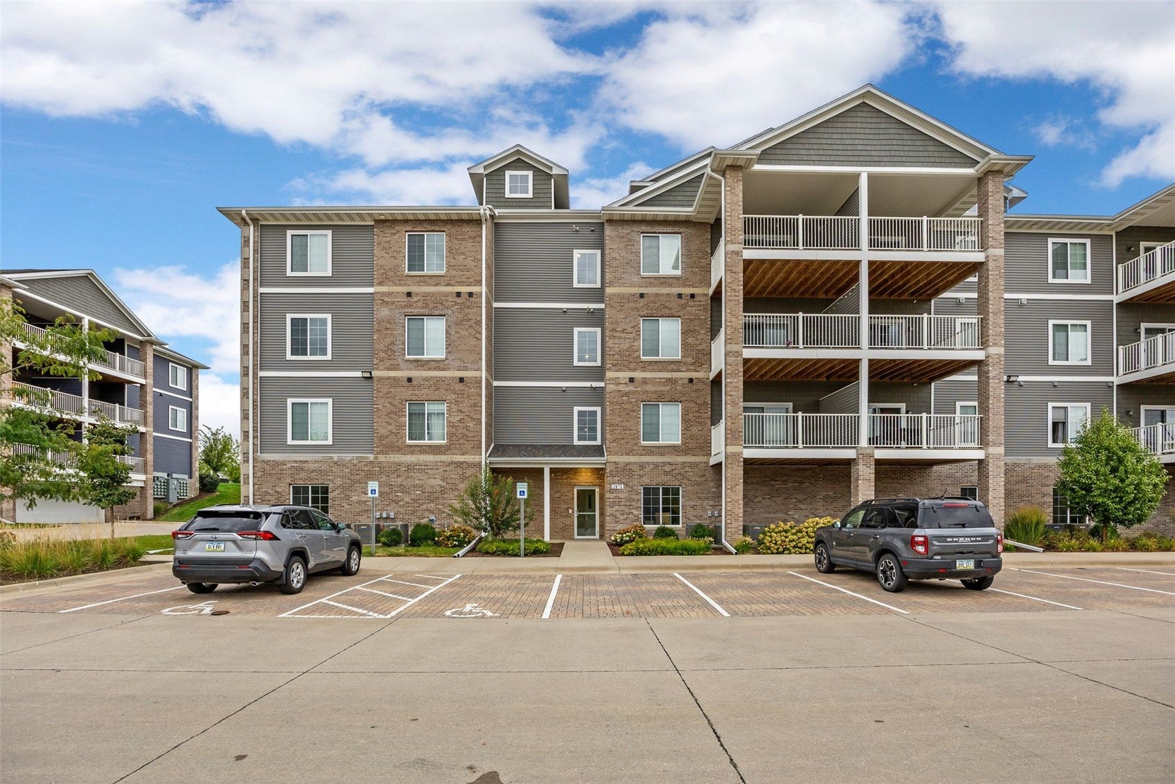2871 Spring Rose Circle 304