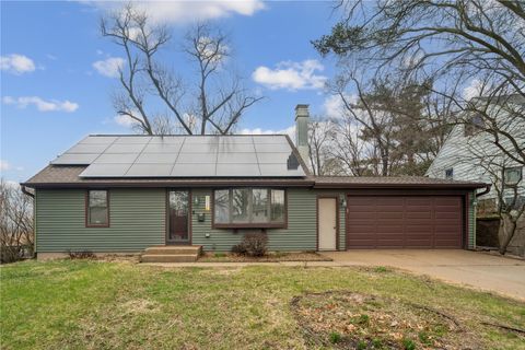 4018 Dalewood Avenue SE Cedar Rapids IA 52403