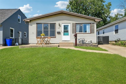 500 41st Street NE Cedar Rapids IA 52402