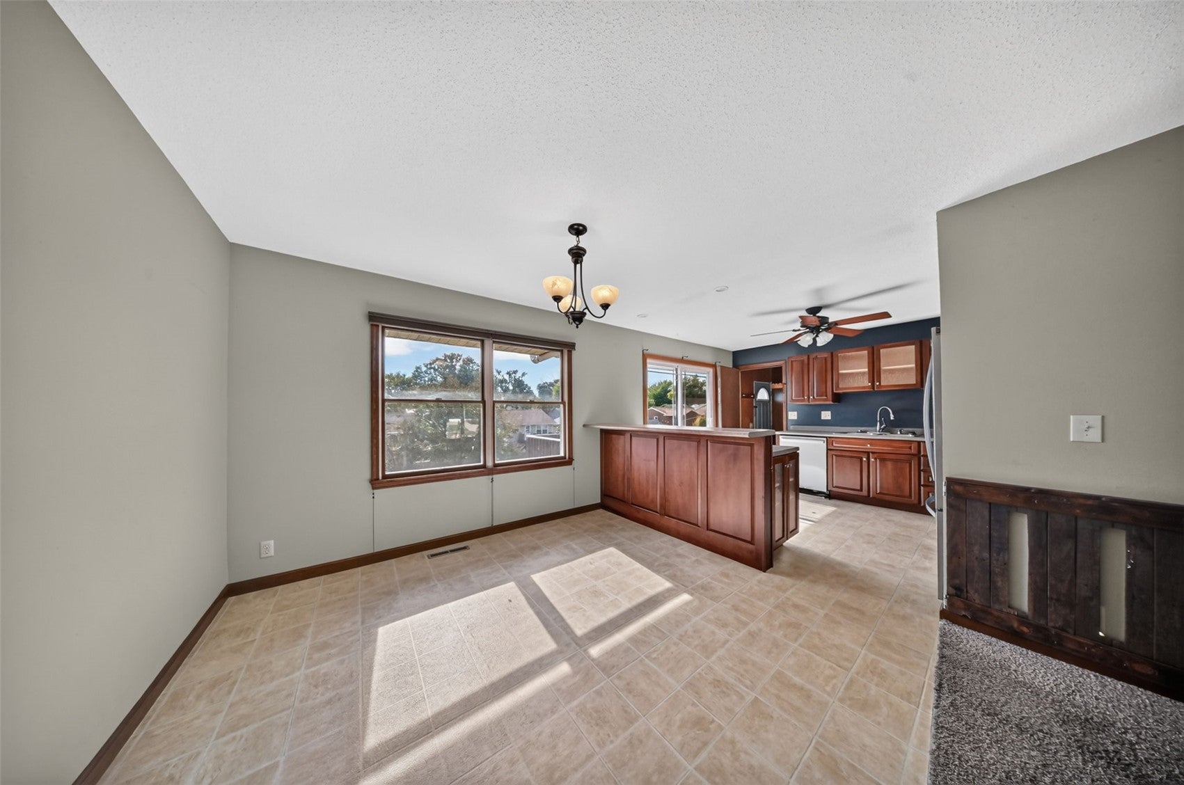 219 Boyson NE