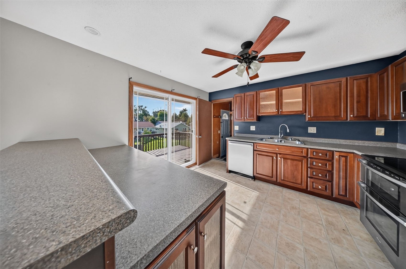 219 Boyson NE