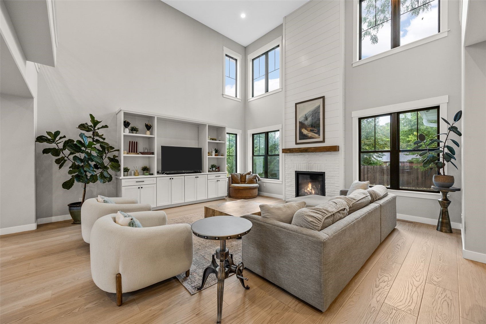 1022 Oakes Drive