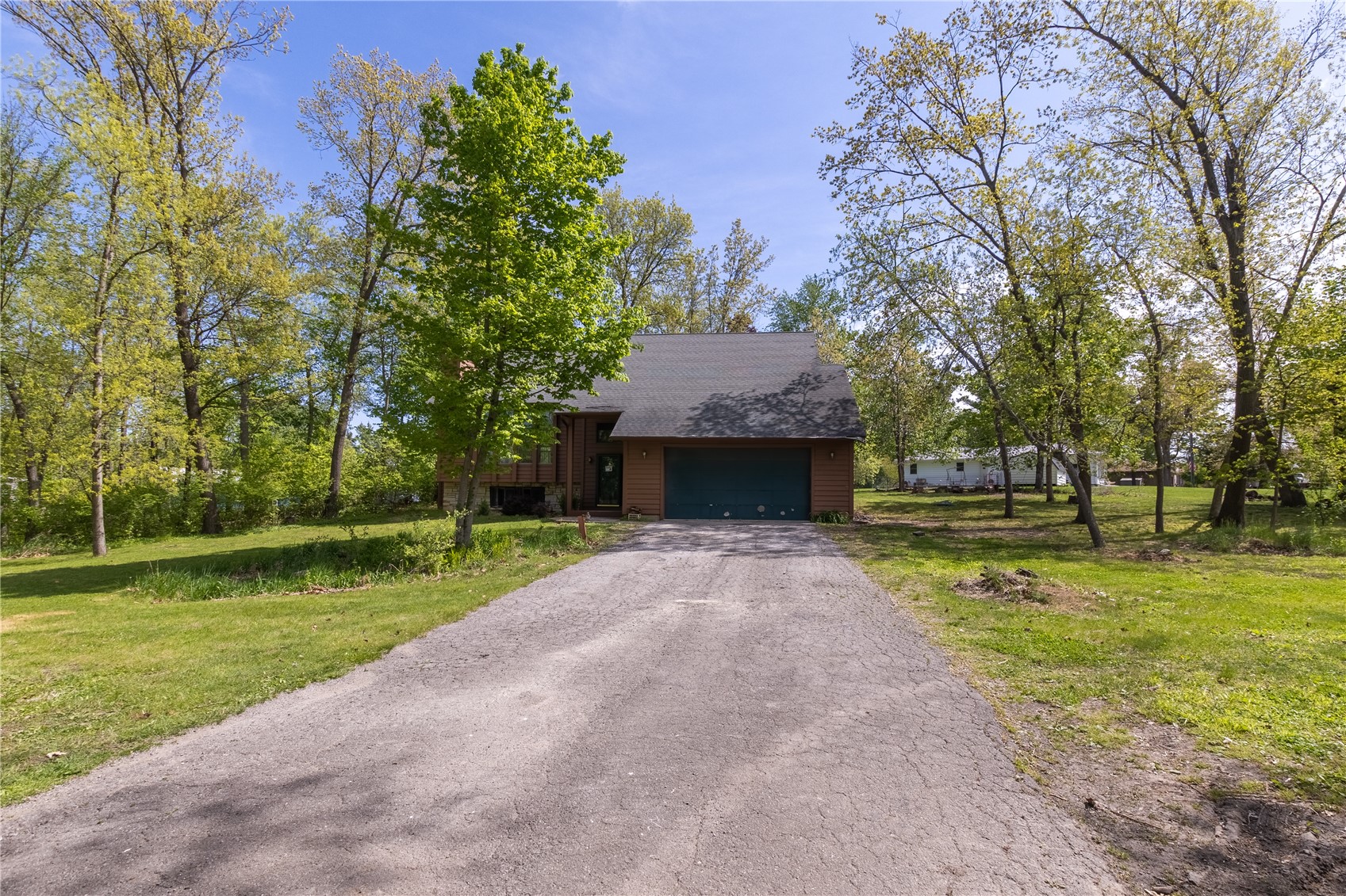 5520 Antler Dr
