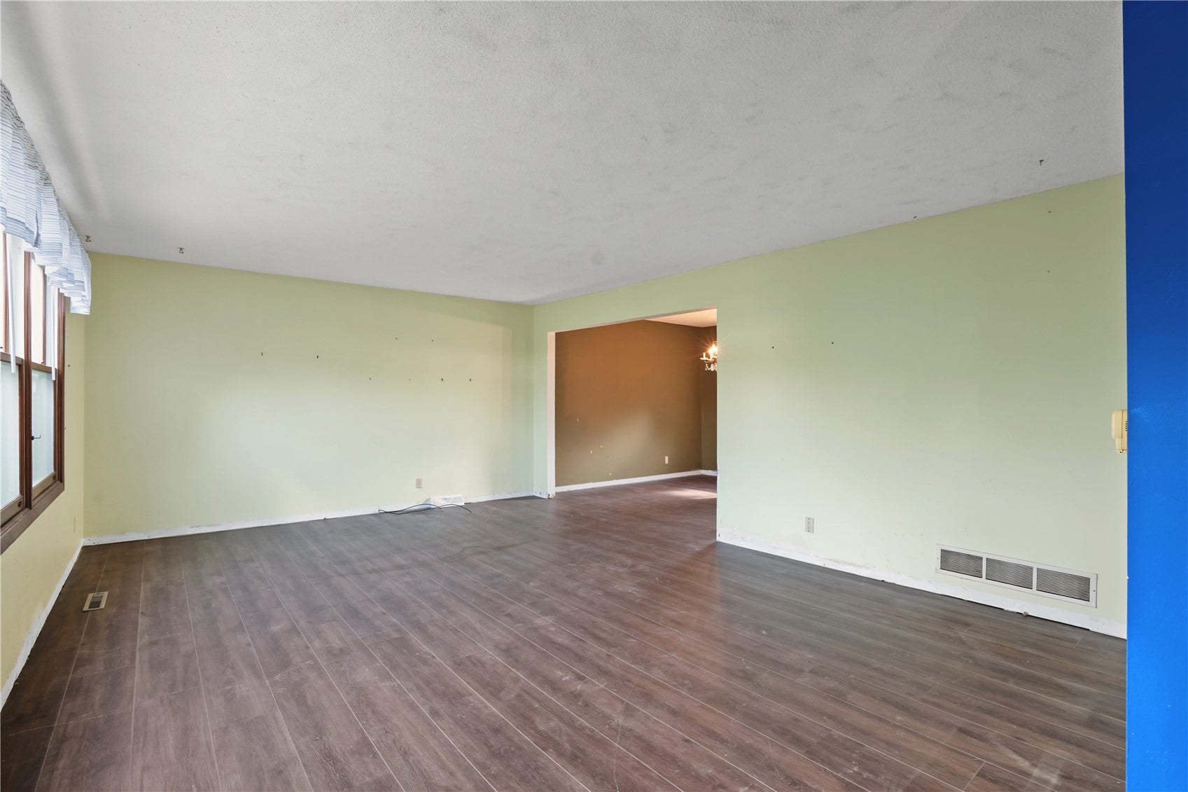 2815 Glen Elm NE