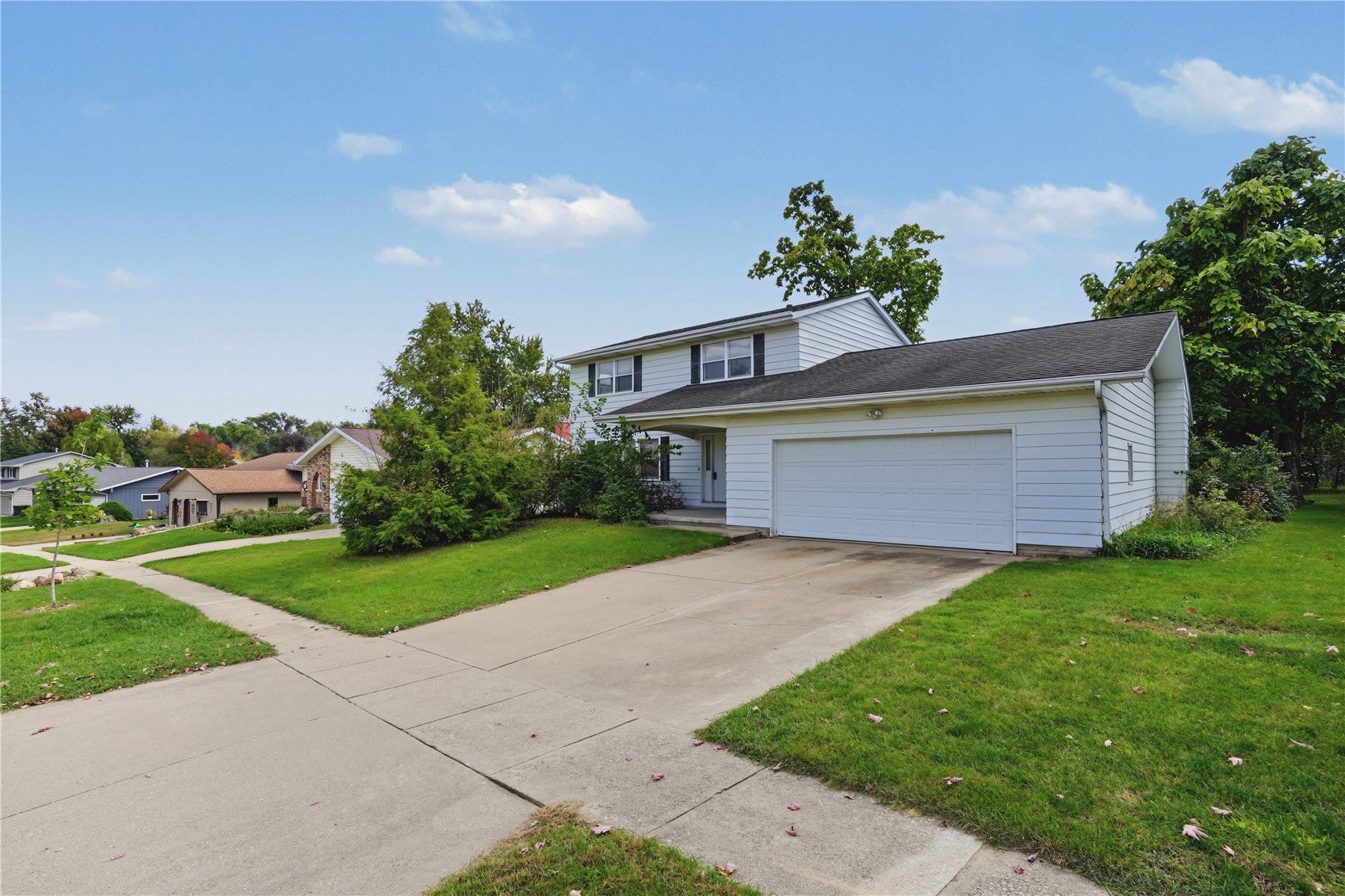 2815 Glen Elm NE