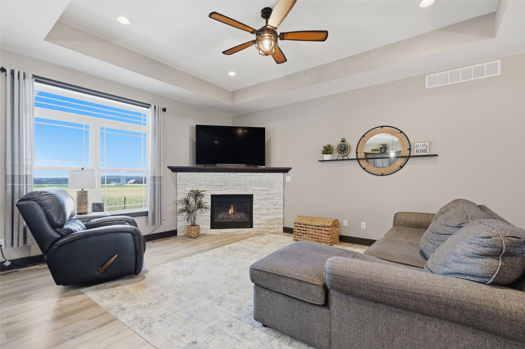 3095 Ridgeview Drive