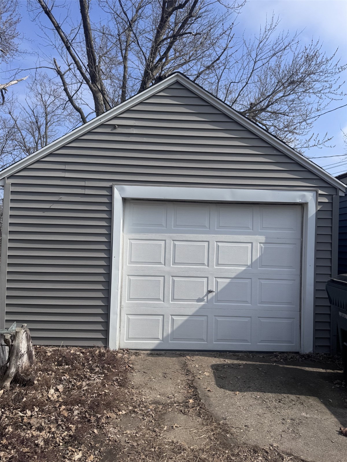 3735 Kencrest Drive NE