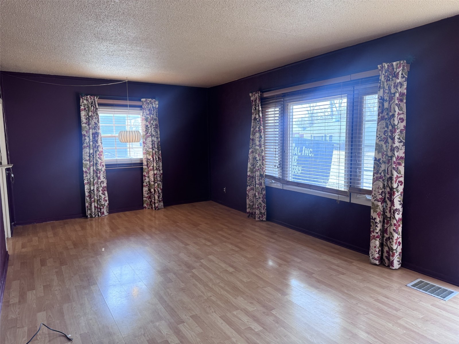 3735 Kencrest Drive NE