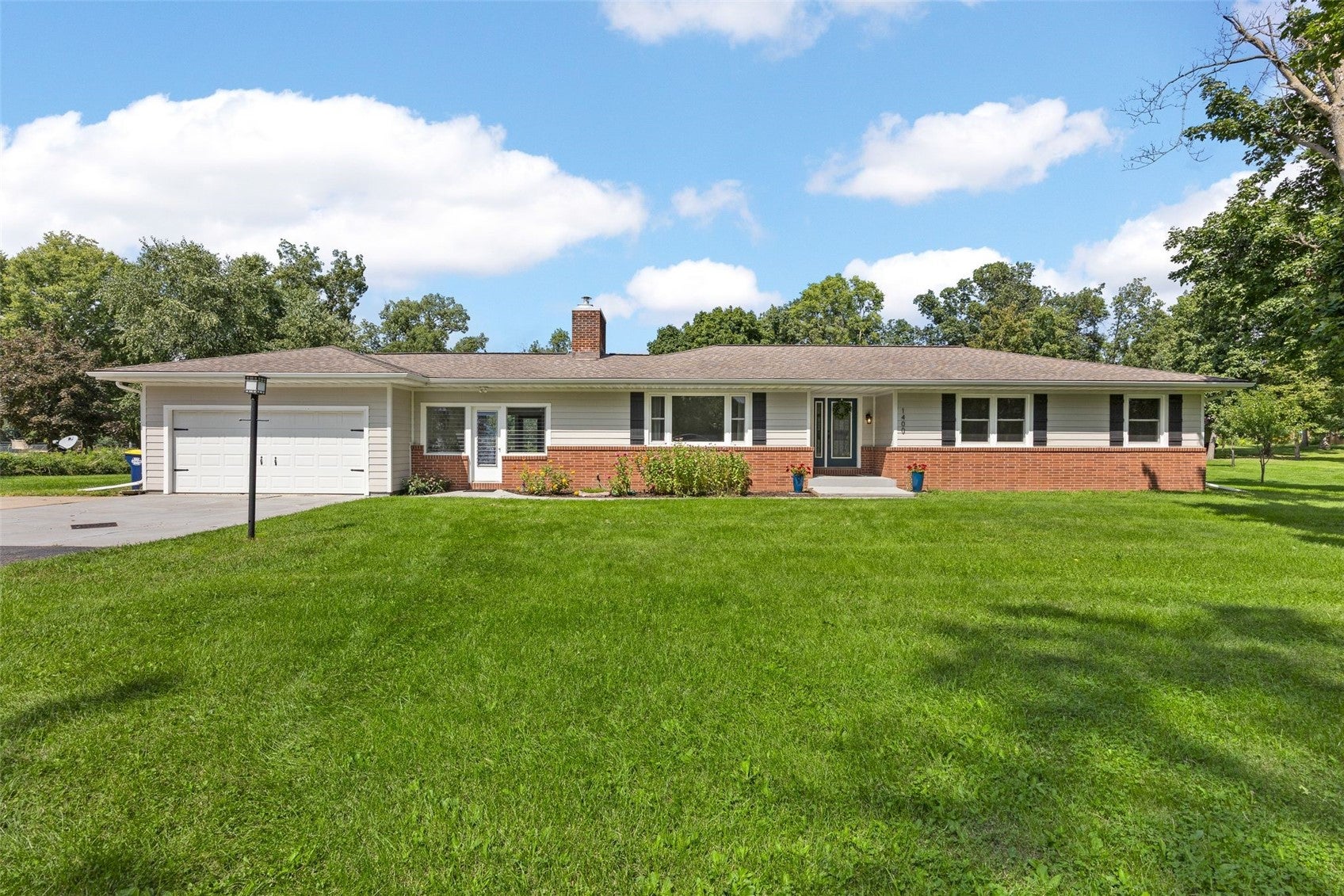 1400 E Knoll Drive