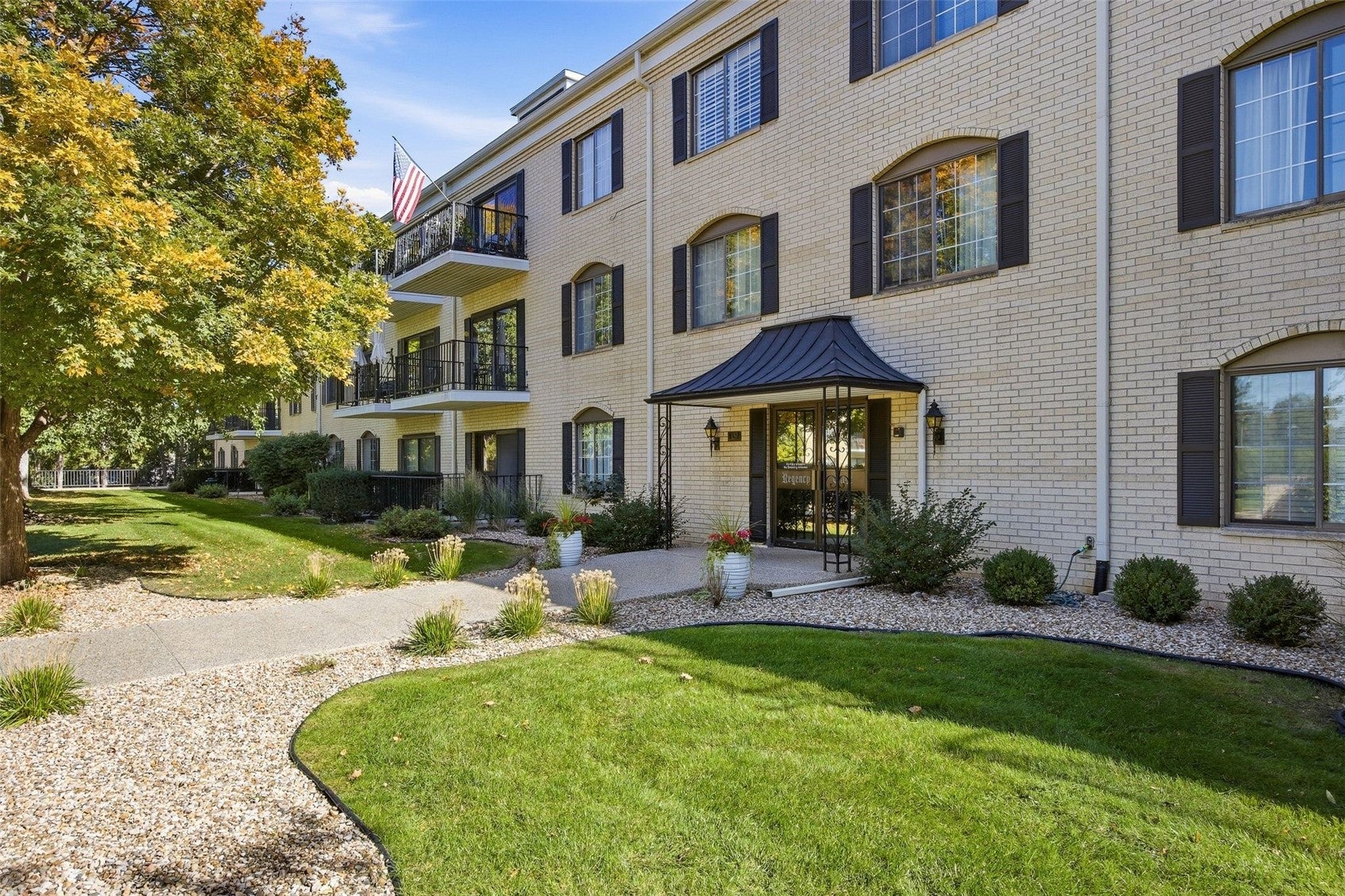 150 Thompson Dr SE 104