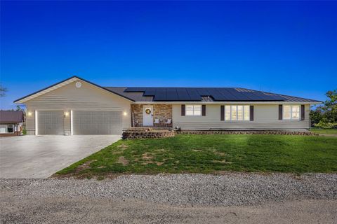 311 Charles Street SE Blairstown IA 52209