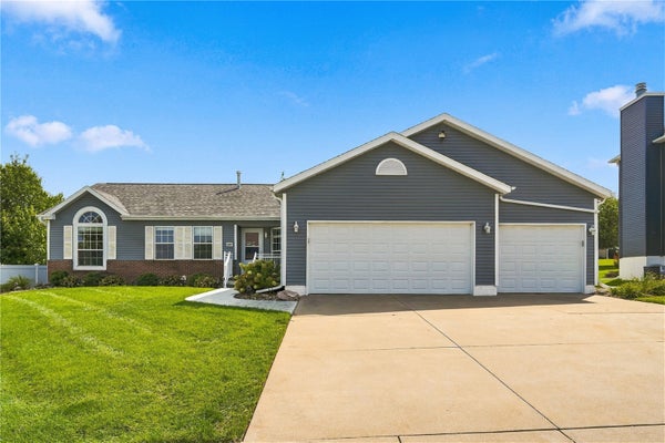 6805 STONE TERRACE DR SW, CEDAR RAPIDS, IA 52404 - Image dfe56a9ec4f40dc21711244dbbacb04f/2780917518