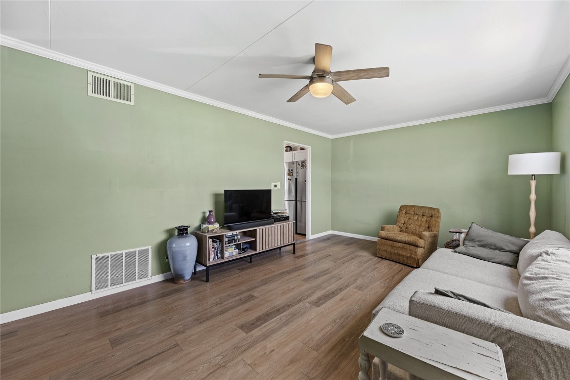 2201 9th Avenue SW