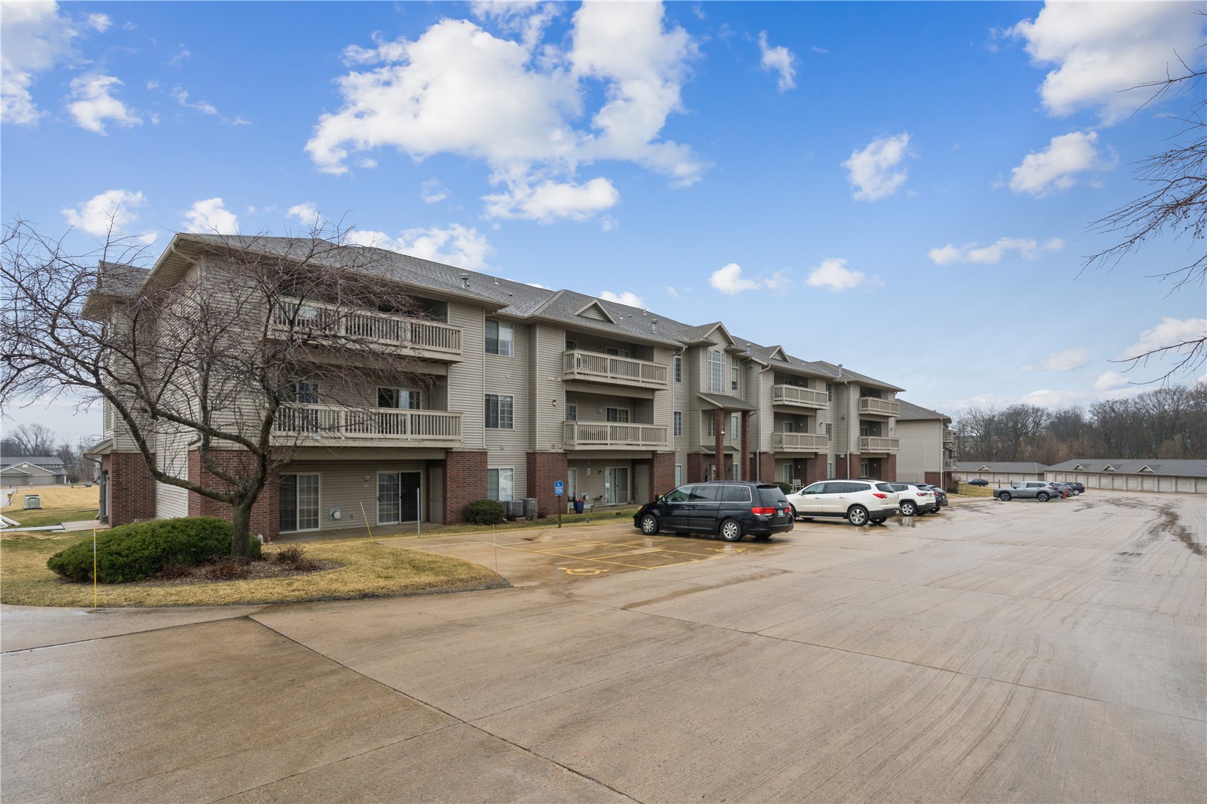 250 Cimarron Drive 124