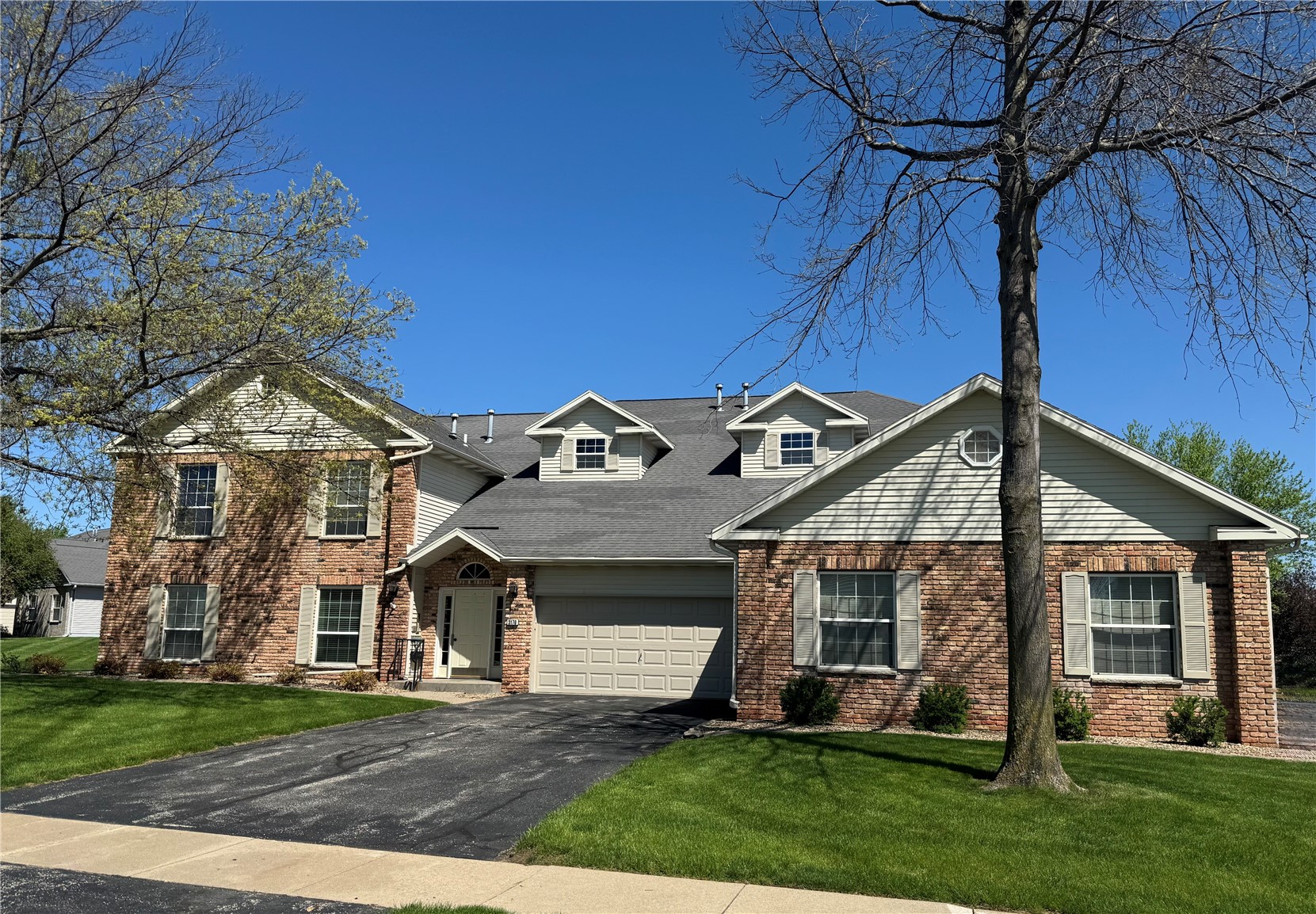 Photo 1 of 20 — 3170 Willowridge Road C, Marion, IA 52302