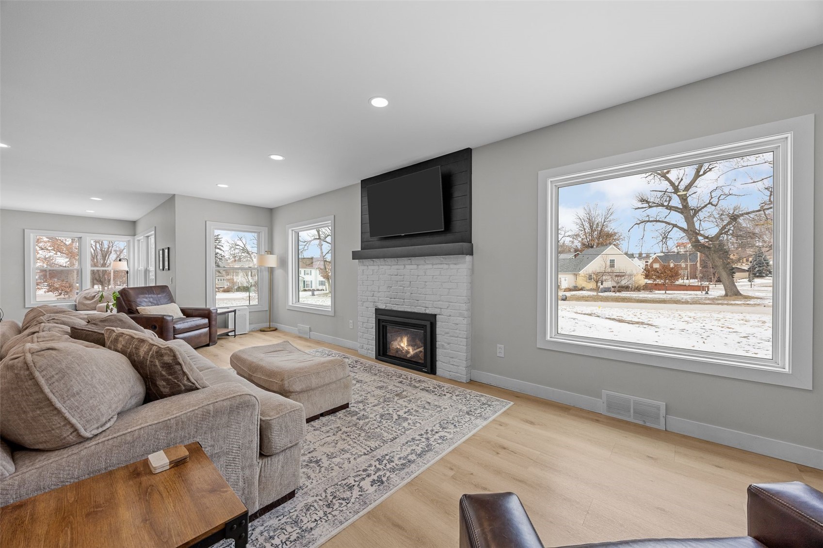 2451 Grande Avenue SE