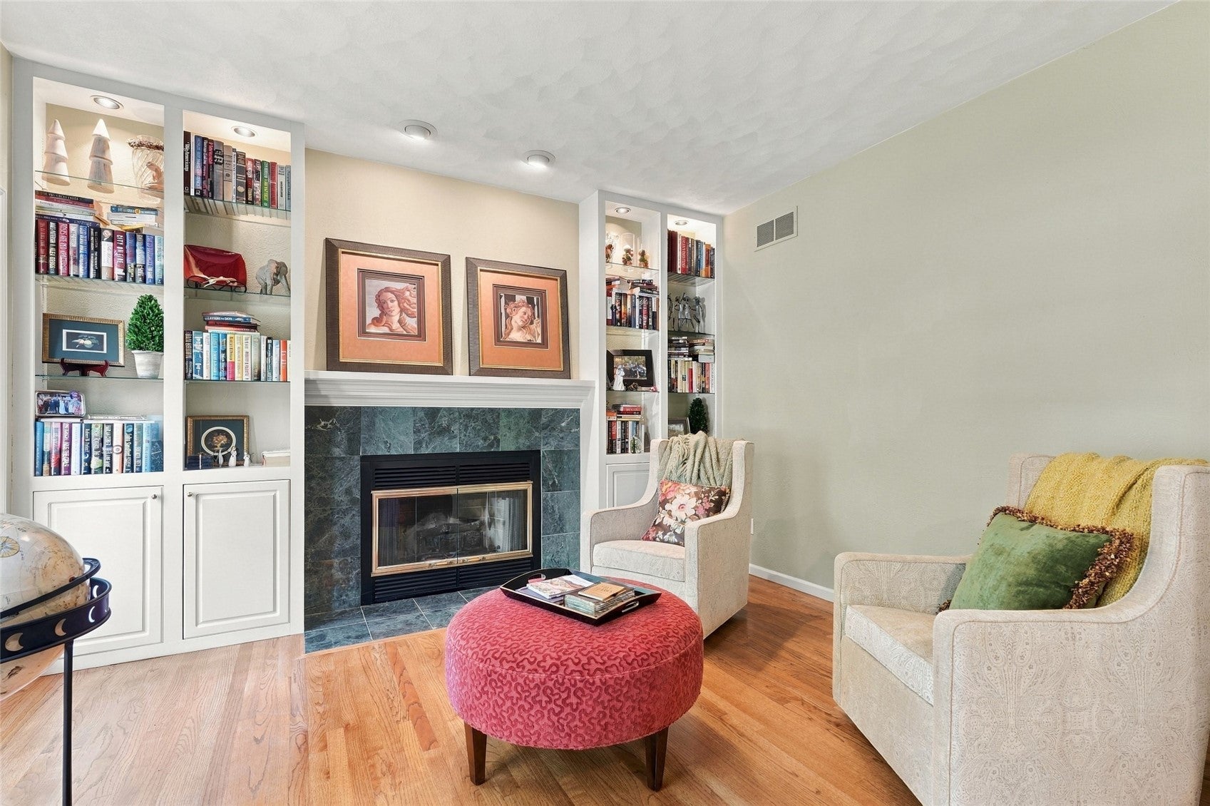 2 Audrey Court NE