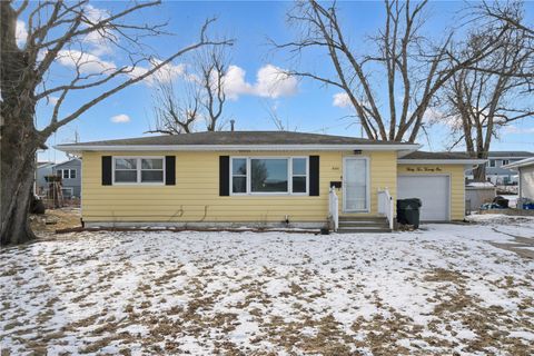 3221 Sue Lane NW Cedar Rapids IA 52405