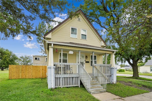 1342 5TH ST NW, CEDAR RAPIDS, IA 52405 - Image e1e1c130539d0366040f7388e2cfd73f/273611210