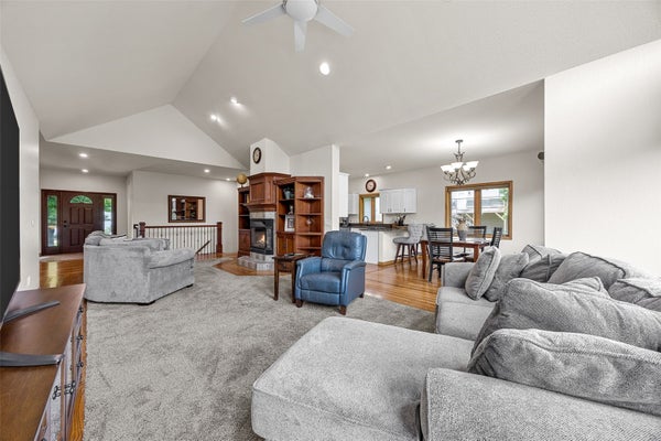 1280 WINCHESTER DR NE, SWISHER, IA 52338 - Image e2374a52bcad4df941f91af3b63aed55/3446565558