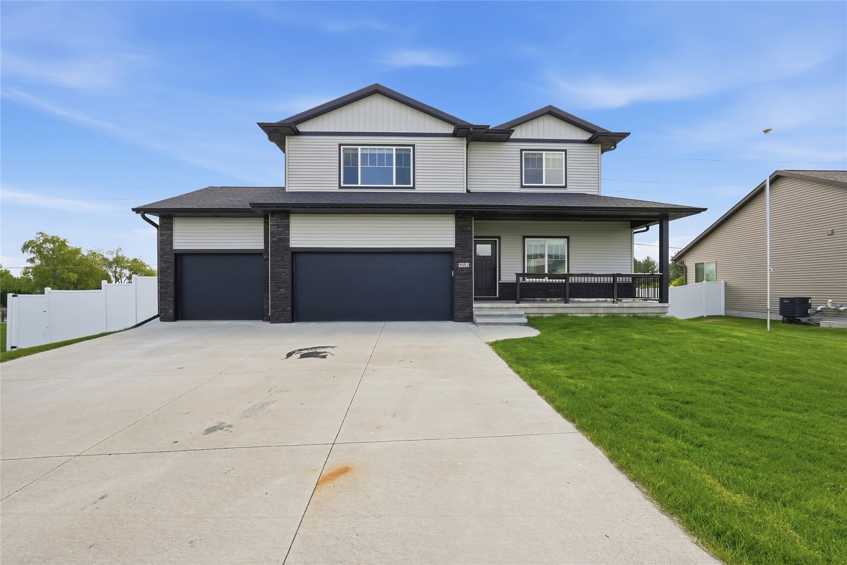 Photo 1 of 27 — 903 Carl Court, Solon, IA 52333