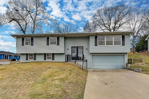 2029 Knollshire Road NE Cedar Rapids IA 52402