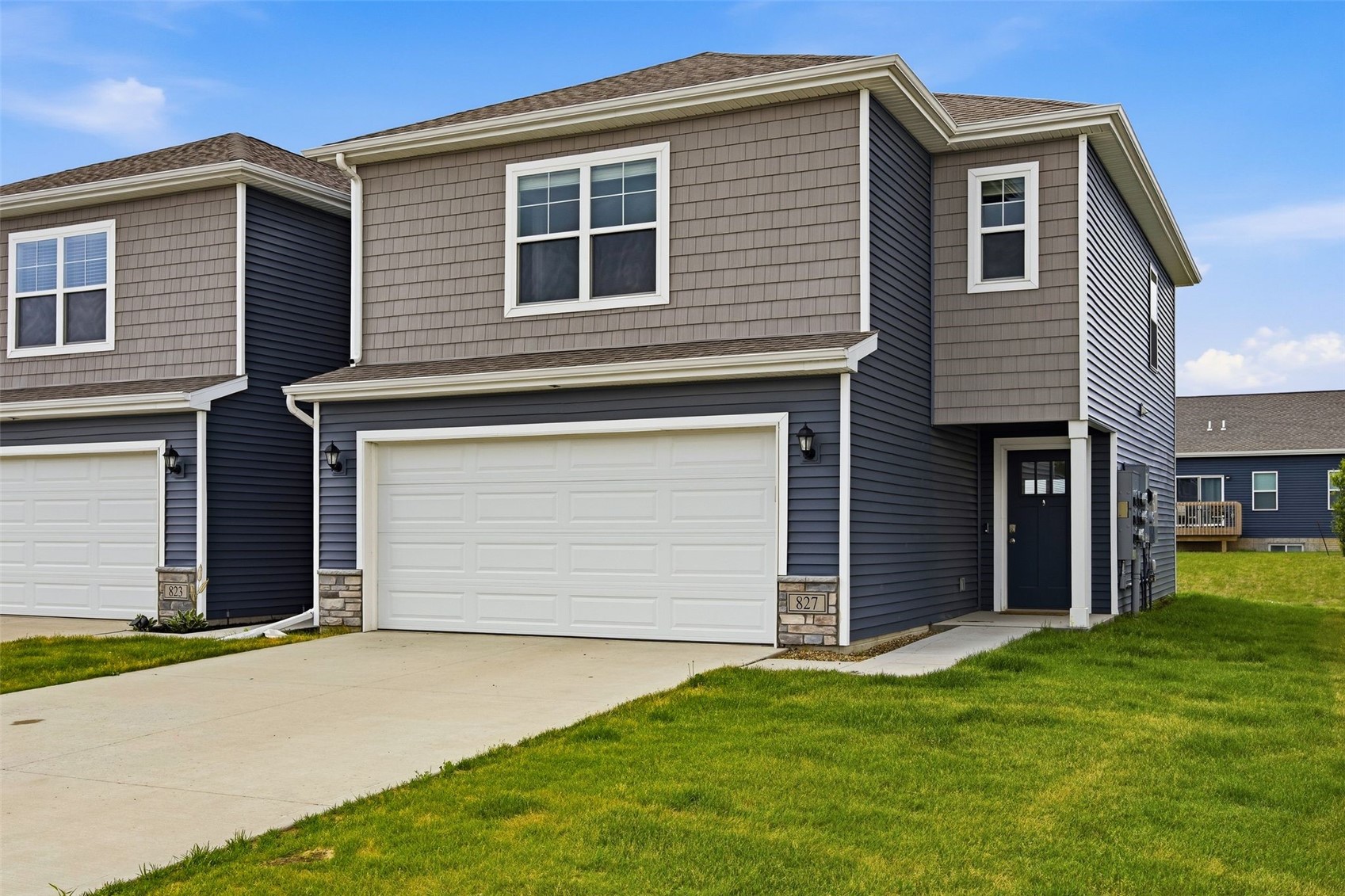Photo 1 of 27 — 827 Oak Dr, Palo, IA 52324