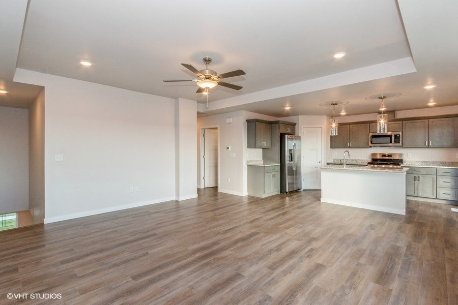 1095 Mary Lane