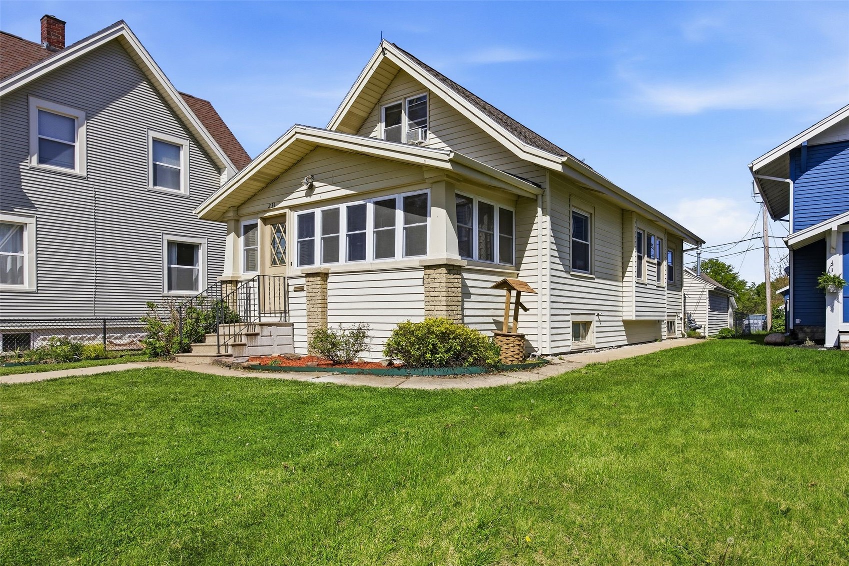231 Highland Dr NW