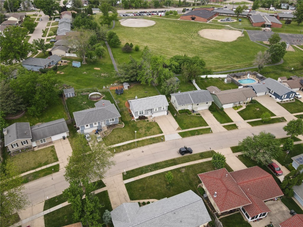 48 Clive Drive NW