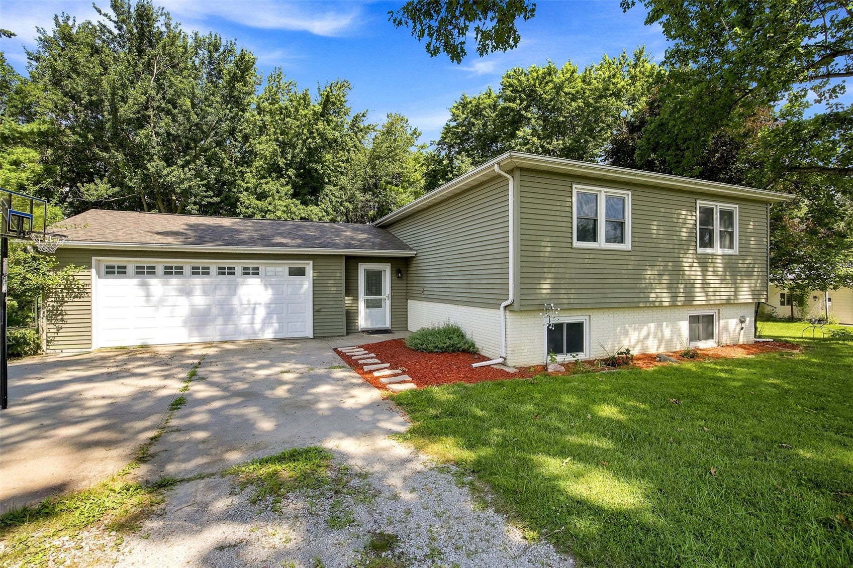 1948 Surf Drive NE