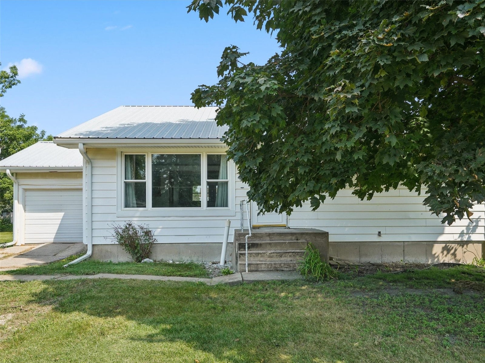 422 W South Street