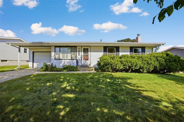 5818 EASTVIEW AVE SW, CEDAR RAPIDS, IA 52404 - Image e785dc3f00cdf9e3620e377f4c8f222e/2648775940