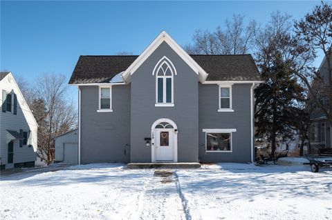 109 S Booth Street Anamosa IA 52205