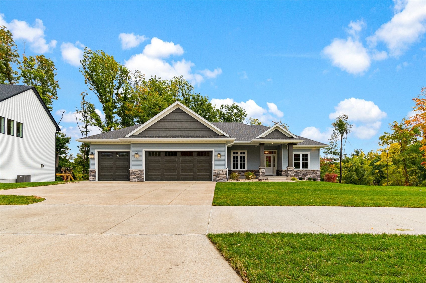 5521 Seminole Valley Trail NE