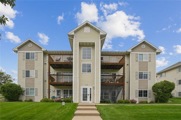 6715 CREEKSIDE DR NE UNIT 8, CEDAR RAPIDS, IA 52402 - Image ea96c92cdc2b9bf71261fb9c5d8ce9c4/2410803503